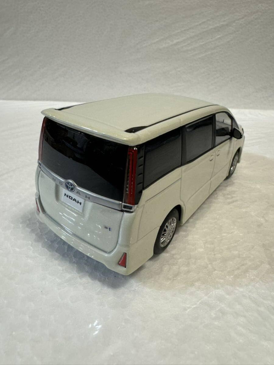 NOAHサンプル品 Amazon | 1/30 ミニカー ノア NOAH 後期 カラーサンプル